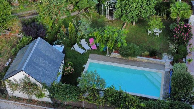 Logis Du Lievre D'Or Bed & Breakfast Montbazon Exterior photo
