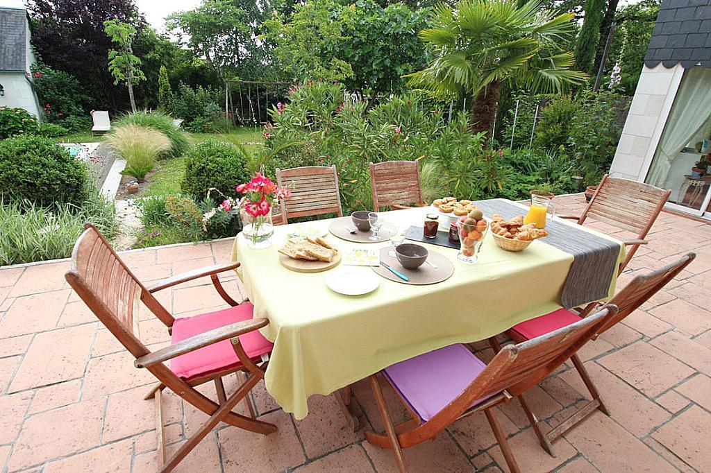 Logis Du Lievre D'Or Bed & Breakfast Montbazon Exterior photo