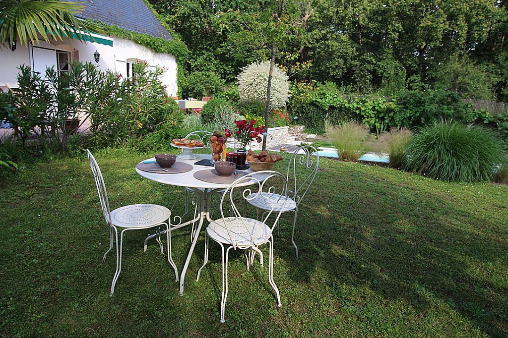 Logis Du Lievre D'Or Bed & Breakfast Montbazon Exterior photo