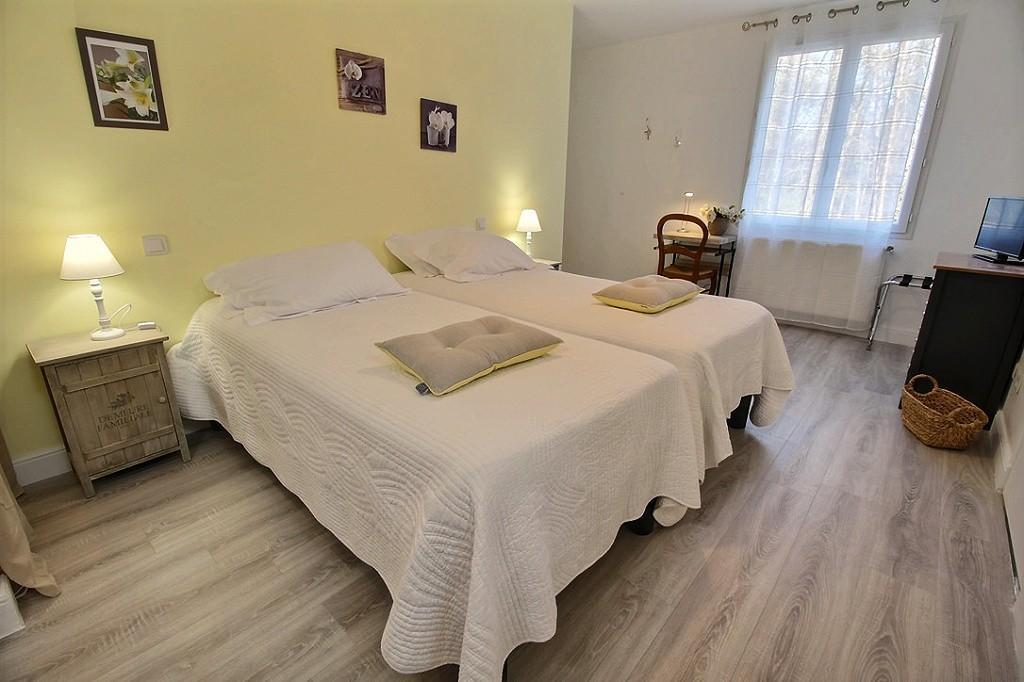 Logis Du Lievre D'Or Bed & Breakfast Montbazon Exterior photo