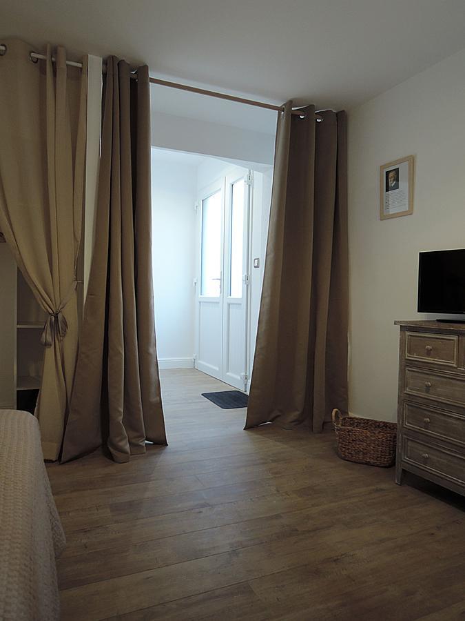 Logis Du Lievre D'Or Bed & Breakfast Montbazon Exterior photo